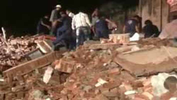 Nine dead after buildings collapse in Vadodara, Gujarat