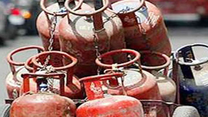 LPG price hiked again; domestic cylinder crosses Rs 1,000 mark