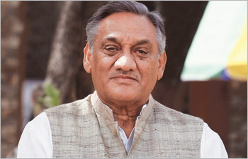 Bahuguna quits as U’khand CM