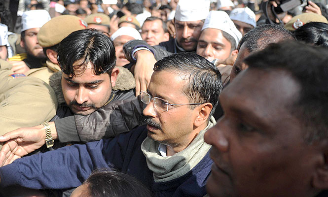 Live: Kejriwal ready for 10-day stir after being stopped on way to protest near home ministry