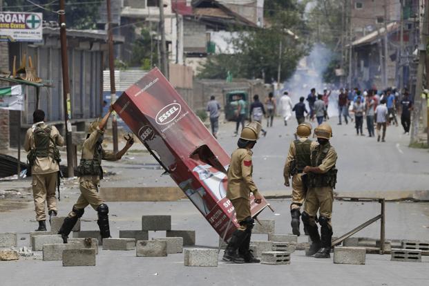 Nine killed, 126 injured in clashes in Kashmir