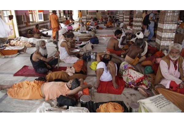 4,500 pilgrims from Gujarat in J&K; CM speaks to Rajnath