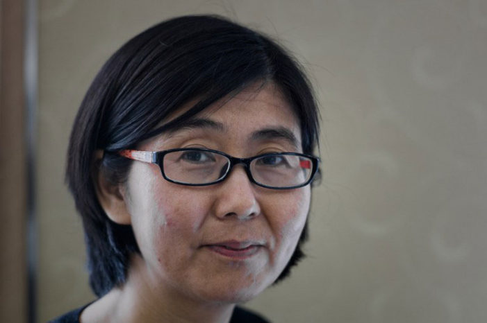 China releases human rights lawyer on bail