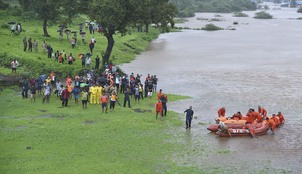 All 1,050 passengers of stranded Mahalaxmi Express rescued:Railways