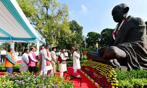 President, PM Modi pay homage to Mahatma Gandhi on his 150th birth anniversary