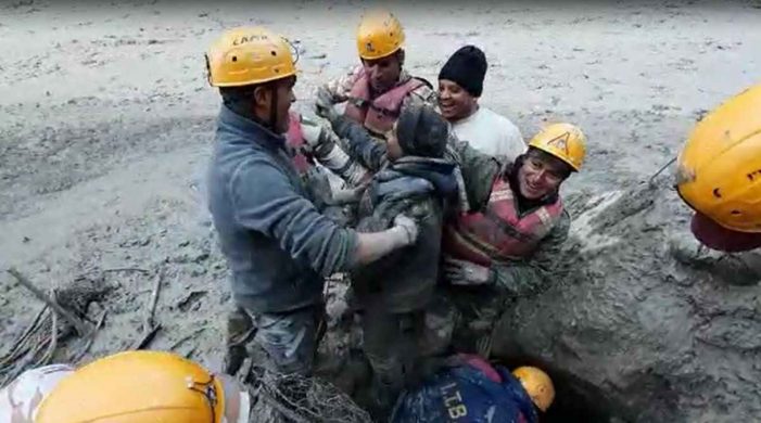 Floods as glacier breaks off in U’khand, 16 labourers rescued, 7 bodies recovered, 125 still missing