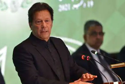 Imran Khan says he will not accept ‘imported govt’; calls for street protests on Sunday